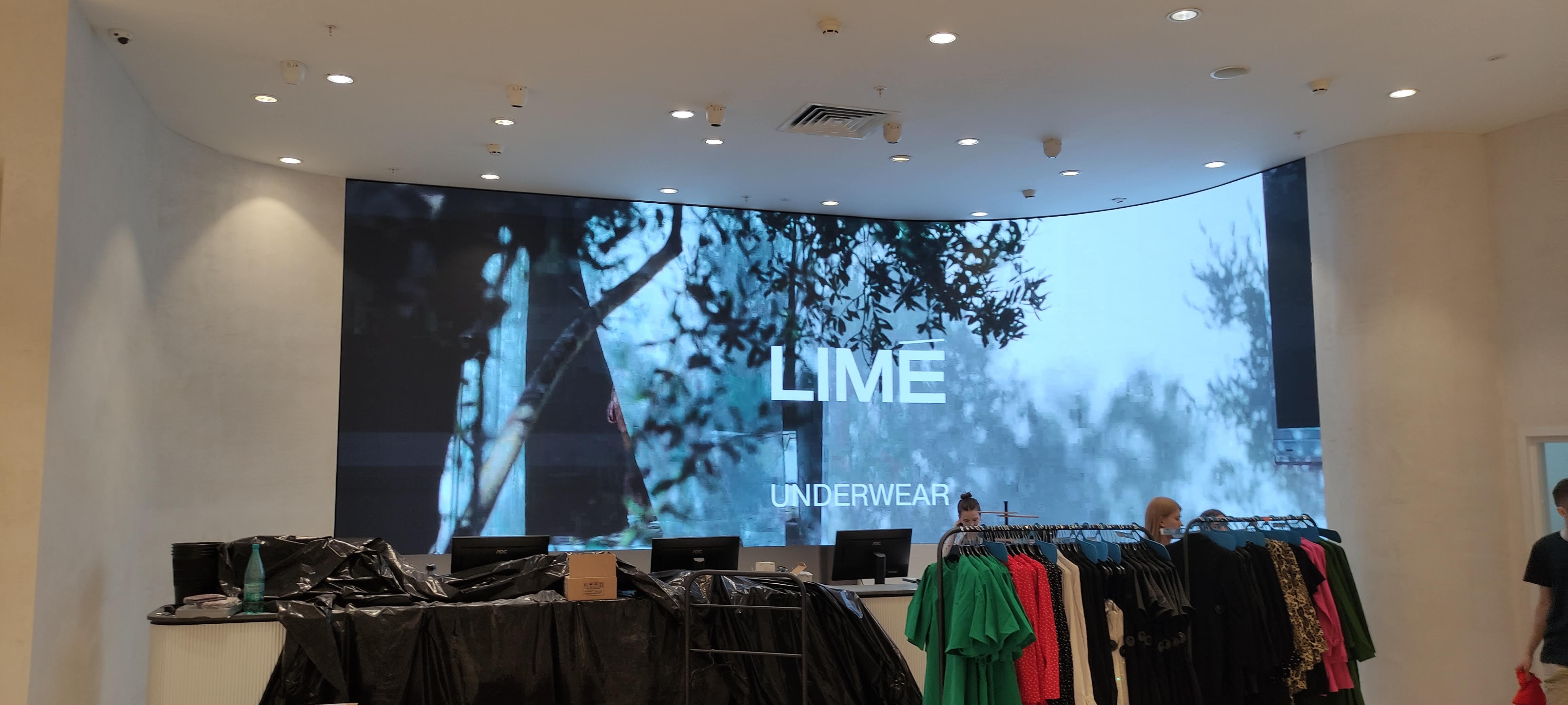 Закассовый светодиодный экран SIGNAGELED магазина LIME Фото 11